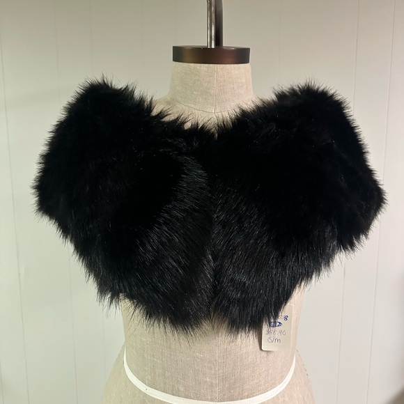 torrid Jackets & Blazers - torrid Black Faux Fur Shoulder Shrug